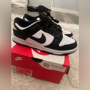 NIKE PANDA DUNKS